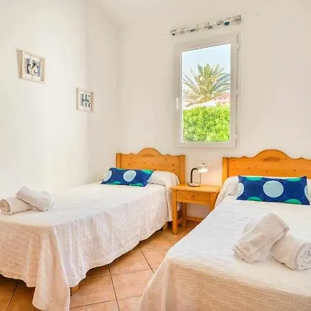 Roqueta Bonita Con Piscina En Menorca! * كالا ان بوسش