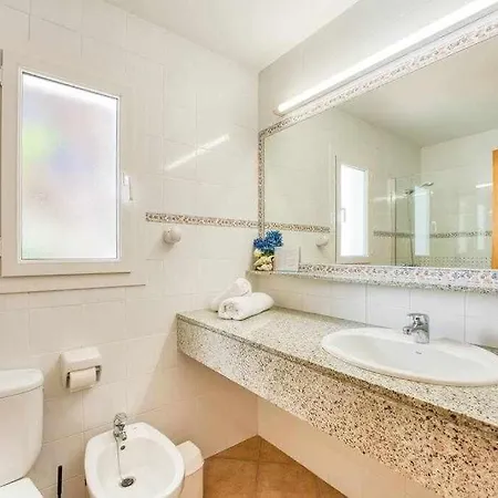 فيلة Roqueta Bonita Con Piscina En Menorca! *