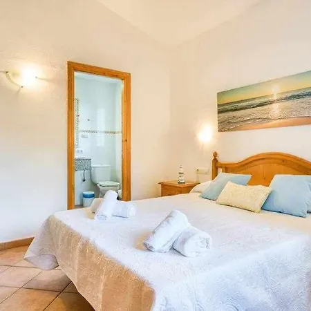 Roqueta Bonita Con Piscina En Menorca! *