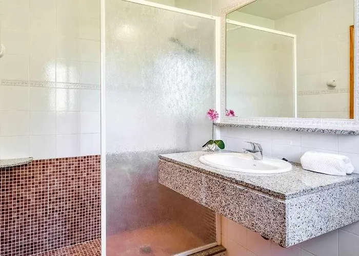 Roqueta | Bonita Con Piscina En Menorca! קאלאן בוש