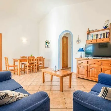 Roqueta Bonita Con Piscina En Menorca *