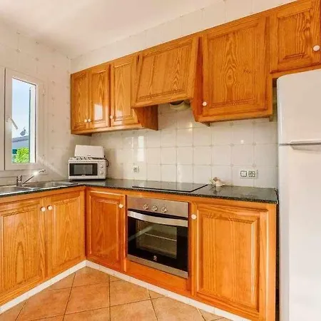 Roqueta Bonita Con Piscina En Menorca! 别墅